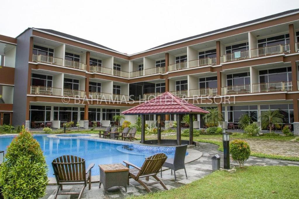 Bahamas Hotel & Resort Tanjung Pandan Exteriér fotografie