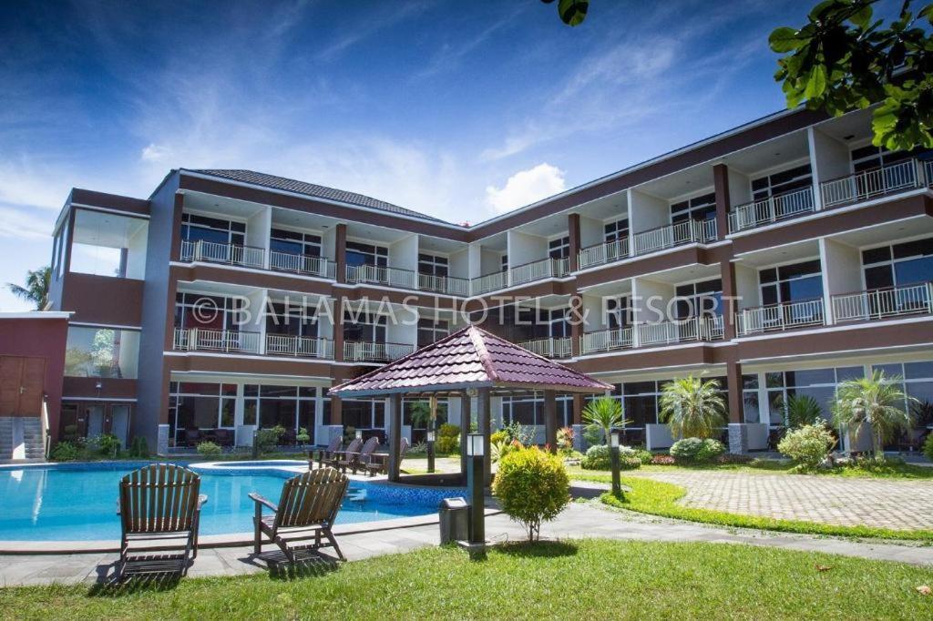 Bahamas Hotel & Resort Tanjung Pandan Exteriér fotografie