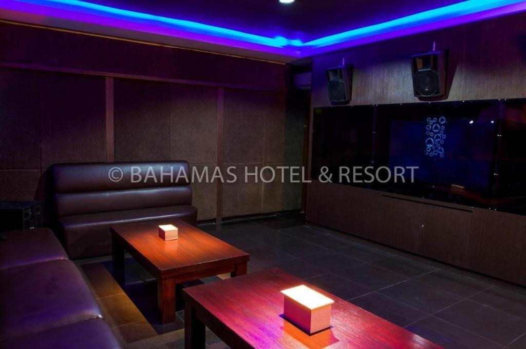 Bahamas Hotel & Resort Tanjung Pandan Exteriér fotografie