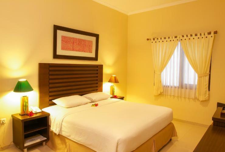 Bahamas Hotel & Resort Tanjung Pandan Exteriér fotografie