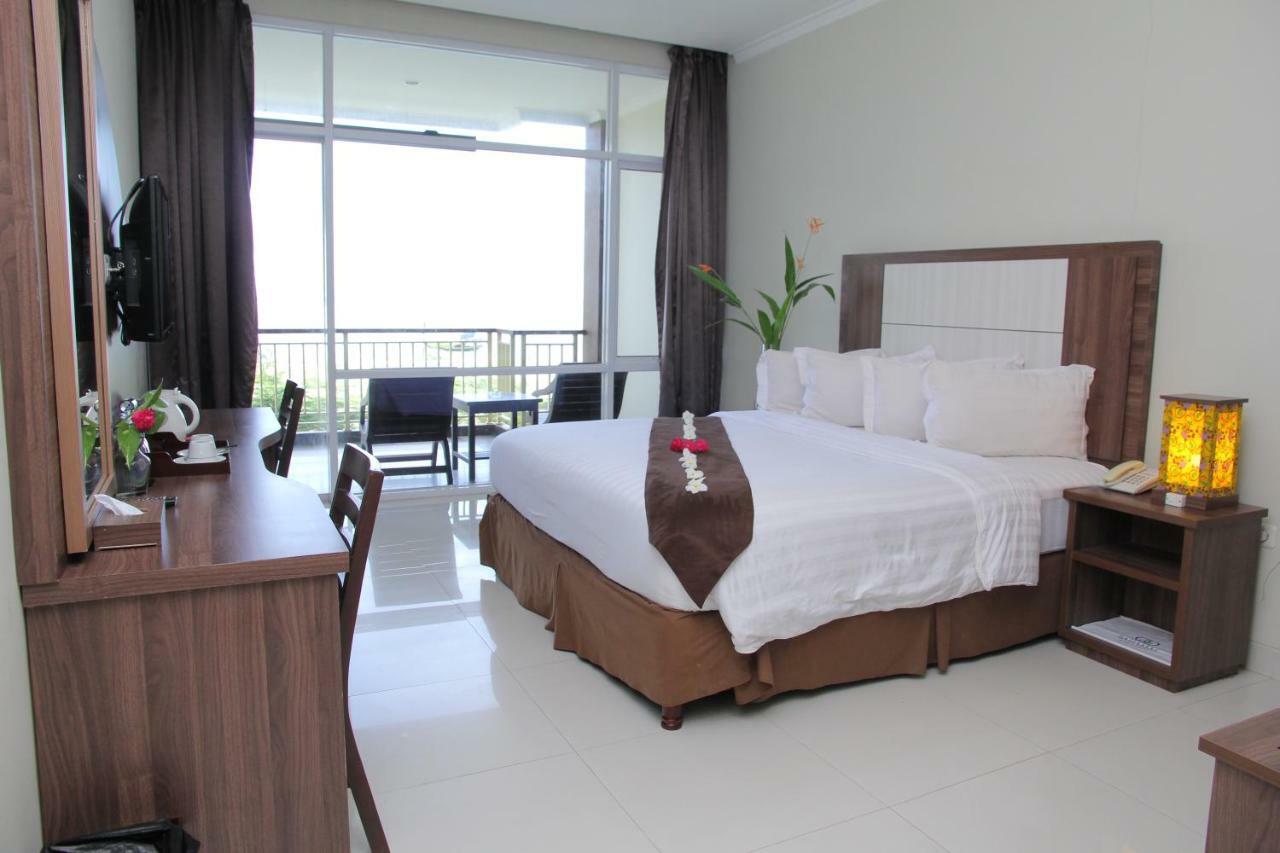 Bahamas Hotel & Resort Tanjung Pandan Exteriér fotografie